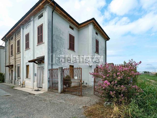 Casa in vendita a La Vernazzuola, Acquanegra Cremonese