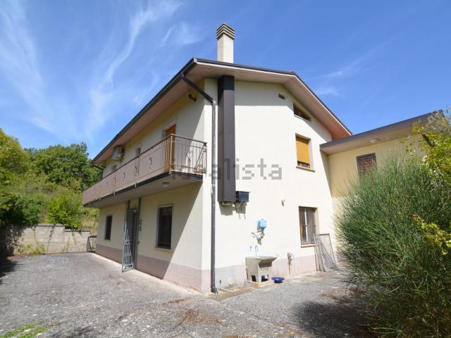 Casa in vendita a Sant'angelo Dei Lombardi, Campania