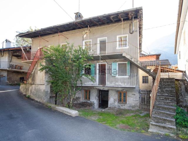 Casa in vendita a Fenis, Aosta