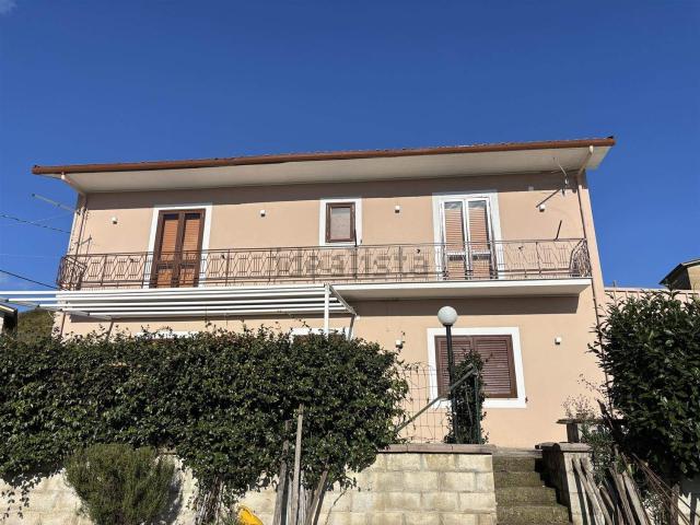 Casa in vendita a San Paolo, Tufo