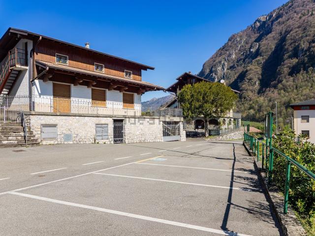 Casa in vendita a Comunità Montana della Valle Brembana, Cornalba