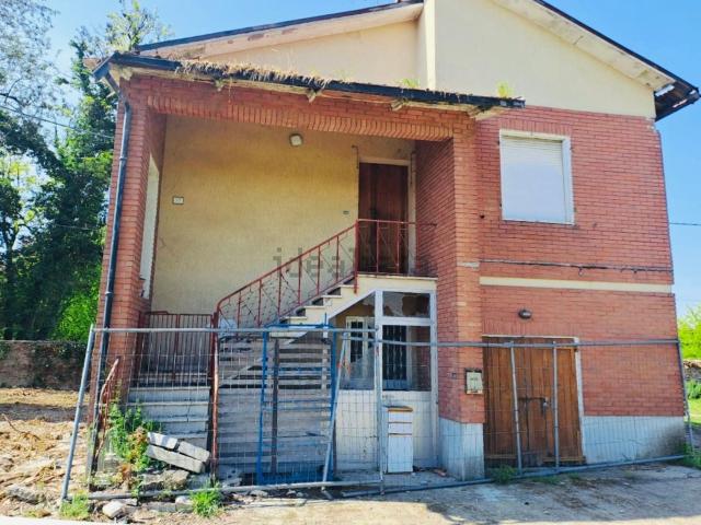 Casa in vendita a Cella, Re