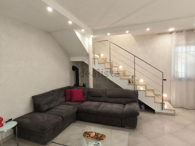 Casa in vendita a Bagnatica, Lombardia