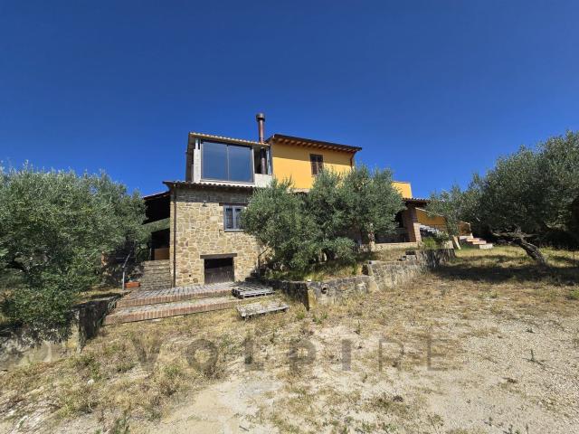 Casa in vendita a Bettona, Umbria