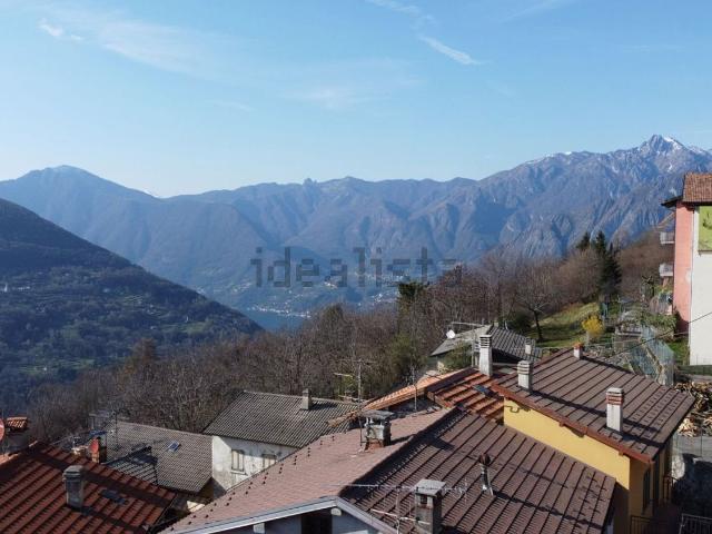 Casa in vendita a Ponna, Lombardia