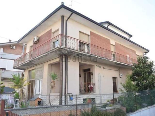 Casa in vendita a Marche, Macerata