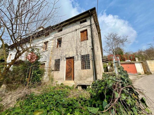 Casa in vendita a Val Liona, Veneto