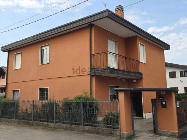 Casa in vendita a Gerenzano, Varese