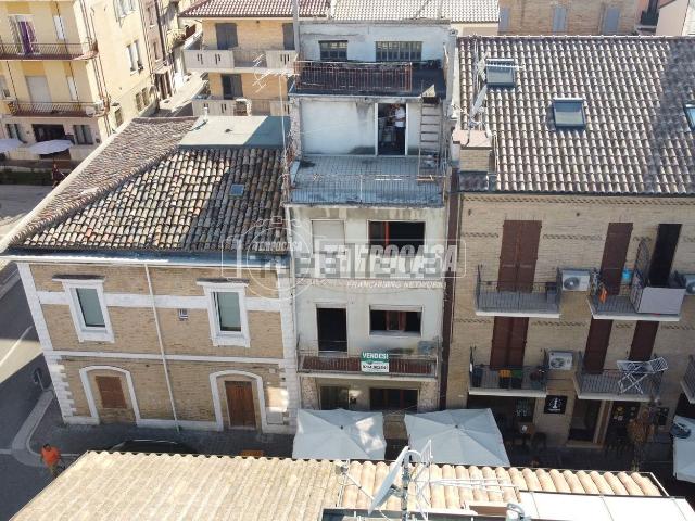 Casa in vendita a Centro, Marche
