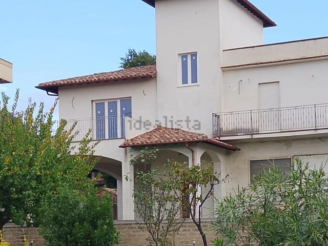 Casa in vendita a Fabrica di Roma, Viterbo