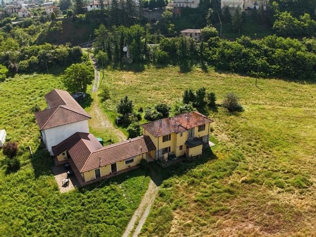 Casa in vendita a Neirone, Liguria