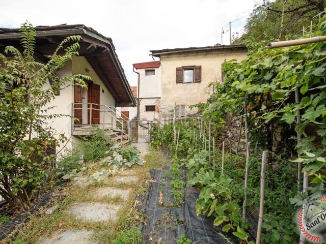 Casa in vendita a Montovert, Villeneuve