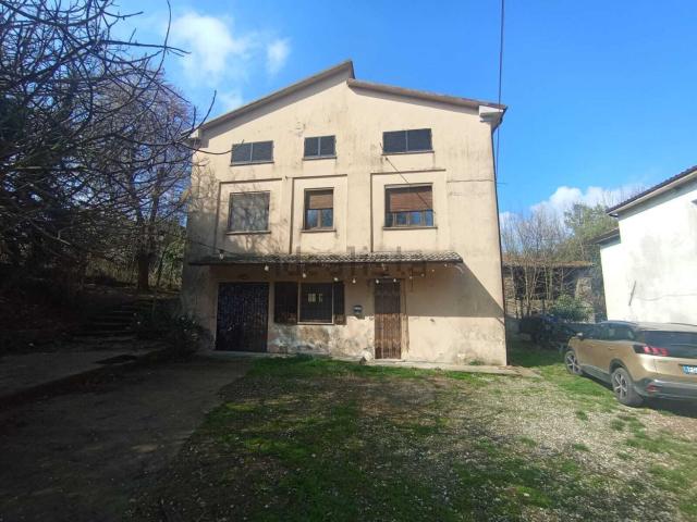 Casa in vendita a Alta Val Tidone, Trevozzo