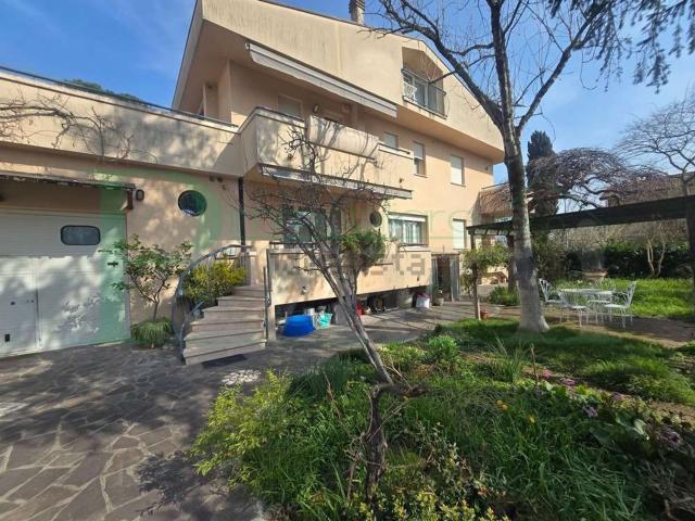 Casa in vendita a Viserba Monte, Rimini