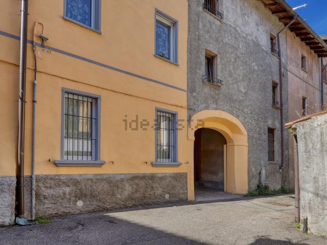 Casa in vendita a Villa, Lavena Ponte Tresa