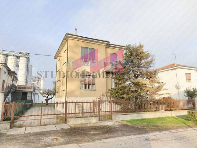 Casa in vendita a Castelmassa, Veneto