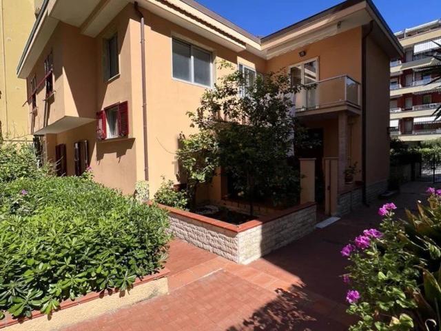 Casa in vendita a Ventimiglia, Liguria