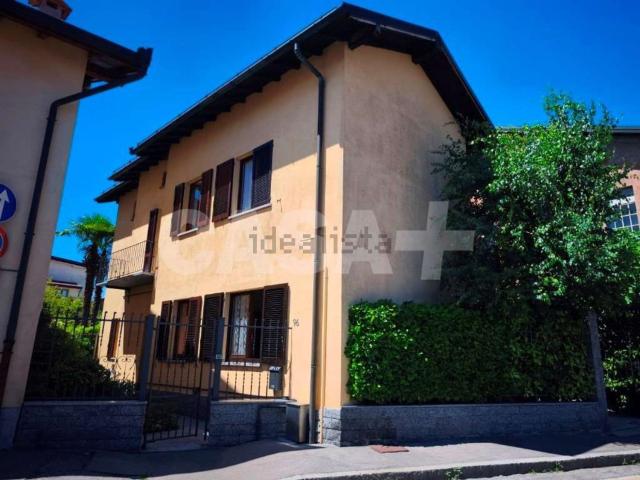 Casa in vendita a Valle Olona, Varese
