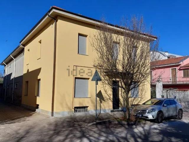 Casa in vendita a Rescaldina, Lombardia