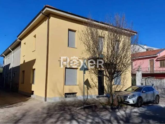 Casa in vendita a Rescaldina, Lombardia