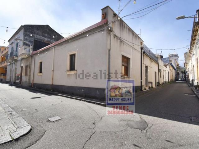 Casa in vendita a Giarre, Sicilia