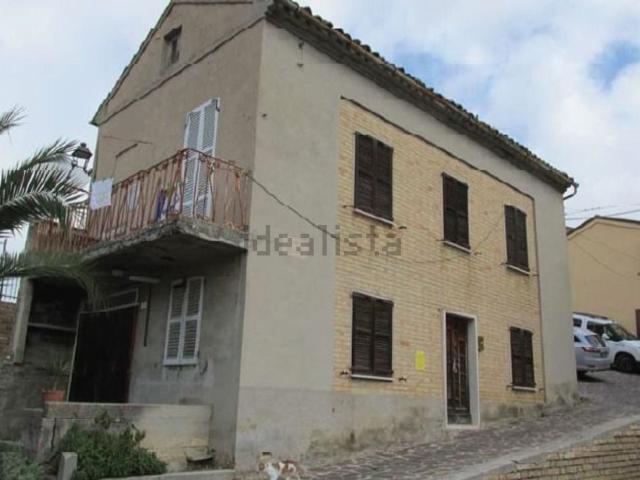 Casa in vendita a Laqua, Montegiorgio