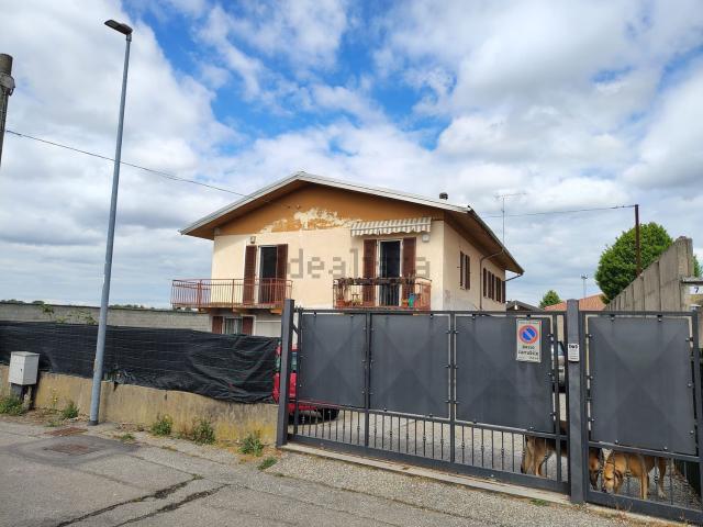 Casa in vendita a Piemonte, Novara