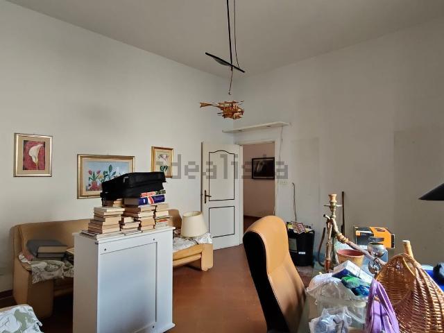 Casa in vendita a Capezzana, Prato