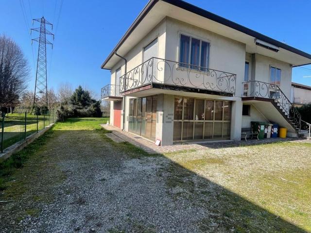 Casa in vendita a Campo San Martino, Veneto