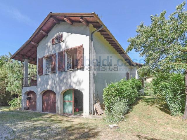 Casa in vendita a Imbersago, Lombardia