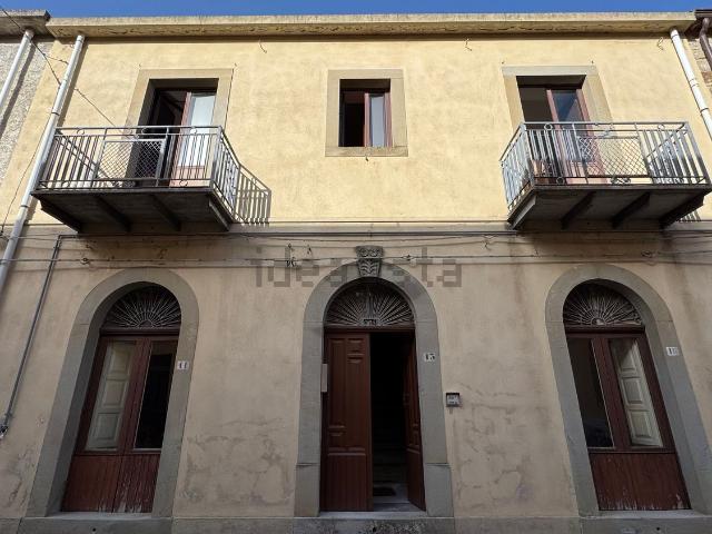 Casa in vendita a Castell'umberto, Sicilia