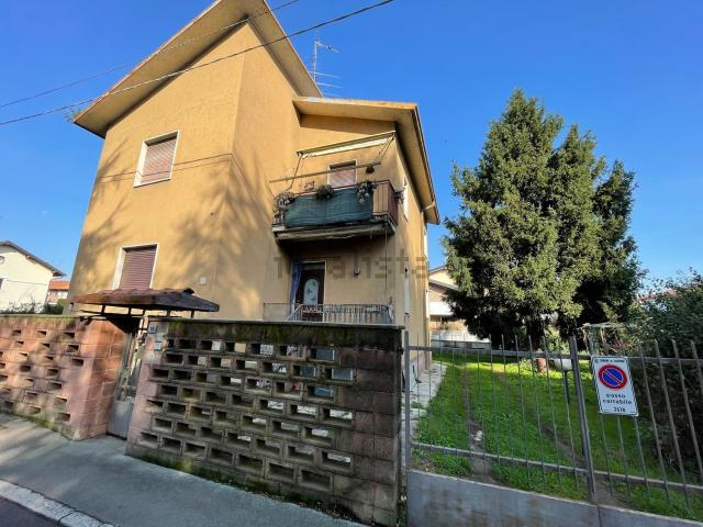 Casa in vendita a Campo Sportivo-Colombara, Saronno