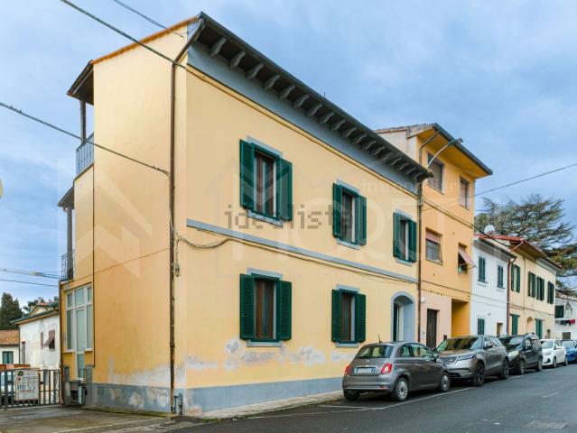 Casa in vendita a Collesalvetti, Toscana