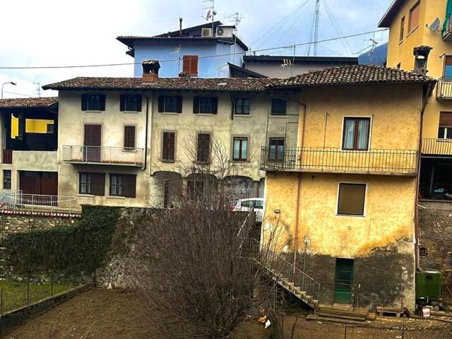 Casa in vendita a Cirano, Gandino