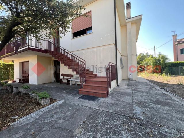 Casa in vendita a Lendinara, Rovigo