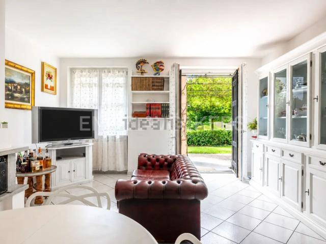 Casa in vendita a Molini, Travedona Monate