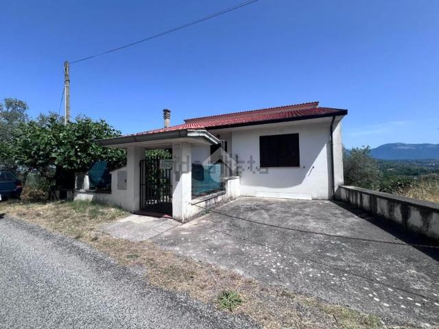 Casa in vendita a Torrice, Lazio