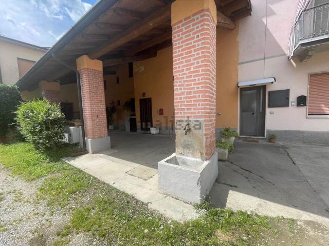 Casa in vendita a Crespiatica, Lombardia