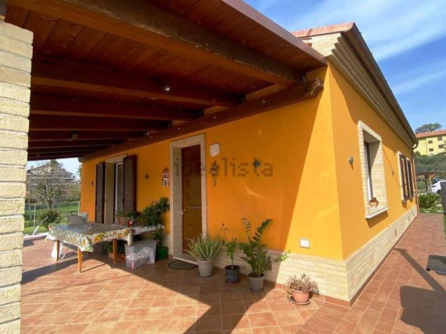 Casa in vendita a Contrada Santa Maria in Selva, Marche