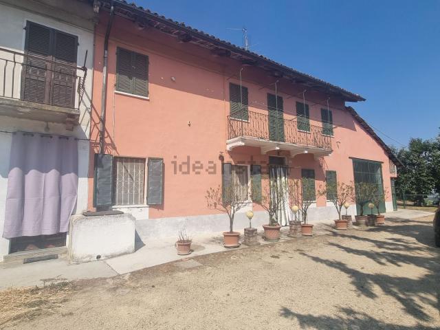 Casa in vendita a Frazione Verzeglio, Cisterna d'Asti