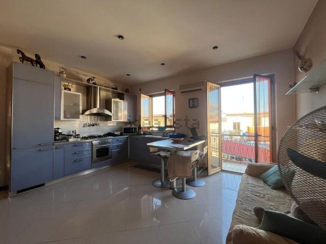 Casa in vendita a Marina di Torrenova, Torrenova