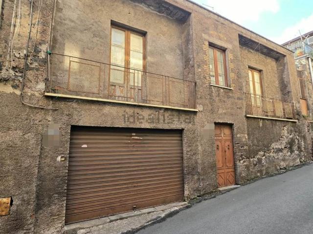 Casa in vendita a Belpasso, Catania