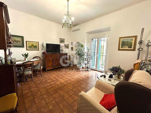 Casa in vendita a Centro Direzionale, Prato