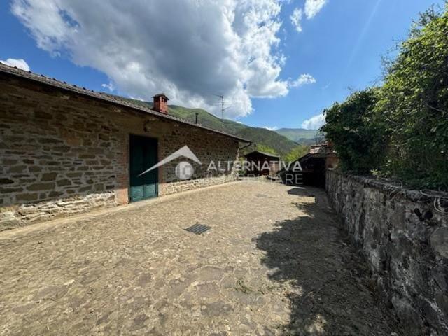 Casa in vendita a Castel San Niccolò, Toscana