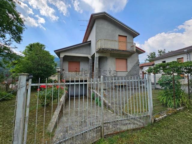 Casa in vendita a Bedonia, Reggio Emilia