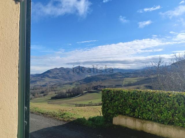Casa in vendita a Alta Val Tidone, Trebecco