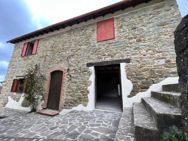 Casa in vendita a Vicchio, Toscana