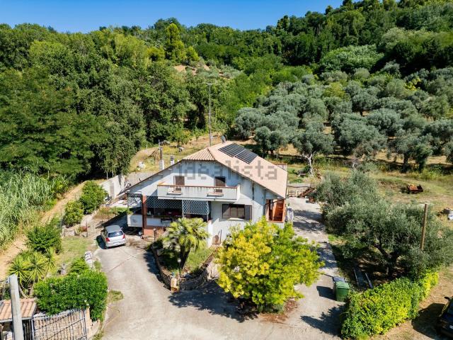 Casa in vendita a Chieti, Abruzzo
