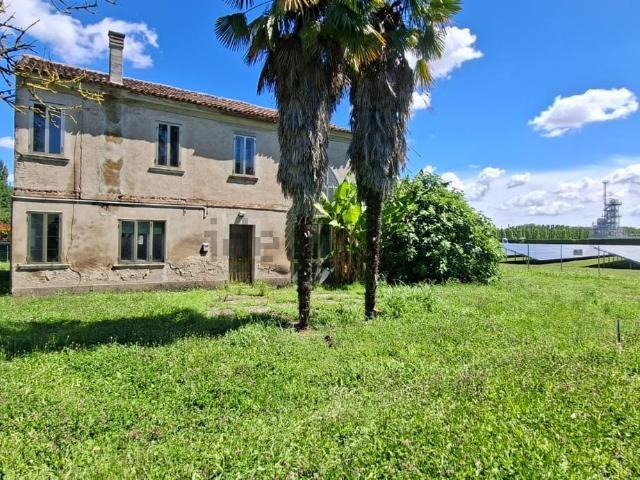 Casa in vendita a Arquà Polesine, Veneto