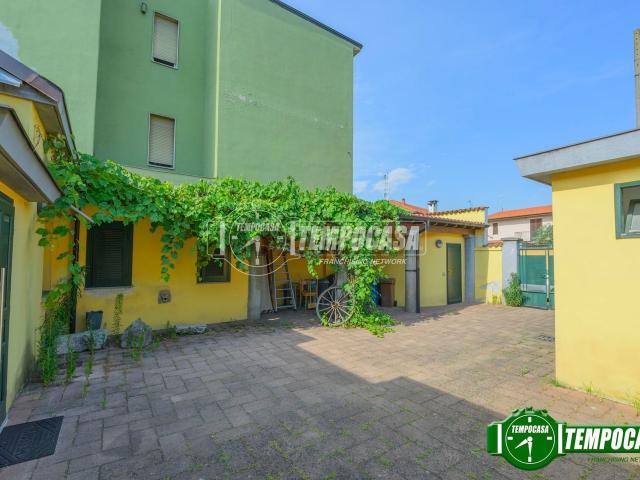 Casa in vendita a Cascina Confaloniera, Rosate